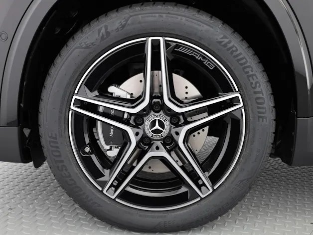 MERCEDES-BENZ GLA 200 7G-DCT