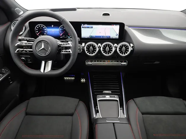 MERCEDES-BENZ GLA 200 7G-DCT