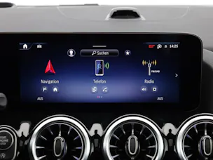 MERCEDES-BENZ GLA 200 7G-DCT