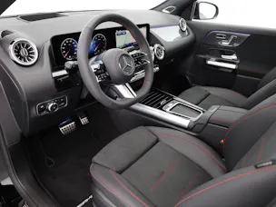 MERCEDES-BENZ GLA 200 7G-DCT