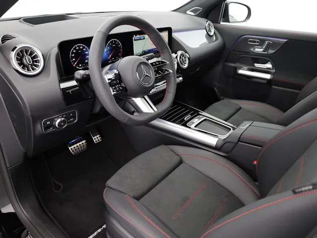 MERCEDES-BENZ GLA 200 7G-DCT
