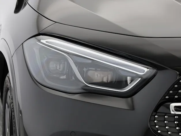 MERCEDES-BENZ GLA 200 7G-DCT
