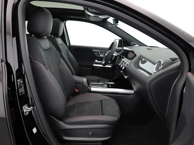 MERCEDES-BENZ GLA 200 7G-DCT