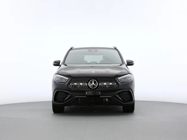 MERCEDES-BENZ GLA 200 7G-DCT