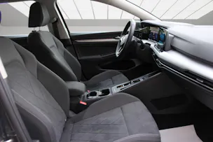 VW Golf 2.0 TDI Life DSG 4Motion