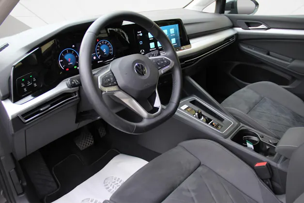VW Golf 2.0 TDI Life DSG 4Motion