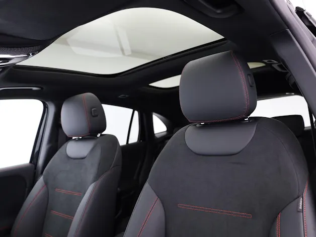 MERCEDES-BENZ GLA 250 4Matic 8G-DCT