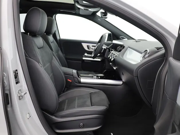 MERCEDES-BENZ GLA 220d 4Matic 8G-DCT