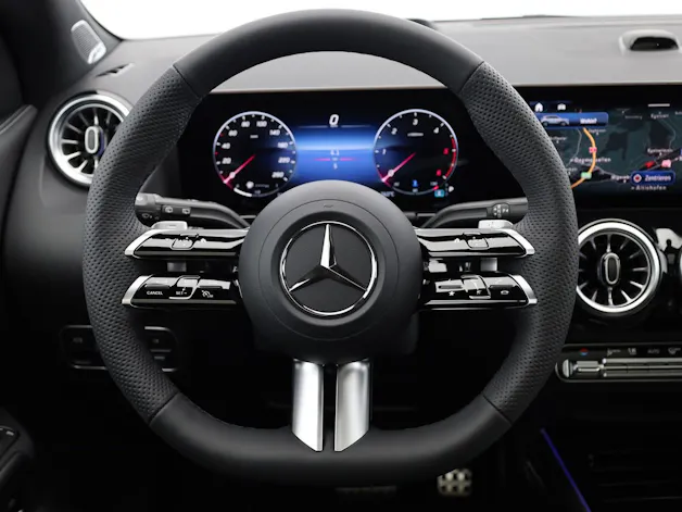 MERCEDES-BENZ GLA 220d 4Matic 8G-DCT