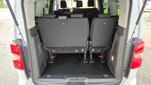 PEUGEOT Traveller Business Short Aut-8 KMU Helvetia
