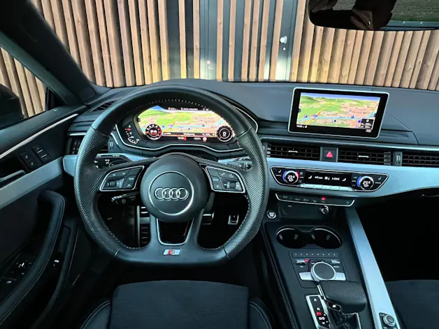 AUDI A5 COUPÉ 40 TFSI S-LINE SPORT BLACK S-TRONIC l 190 PS