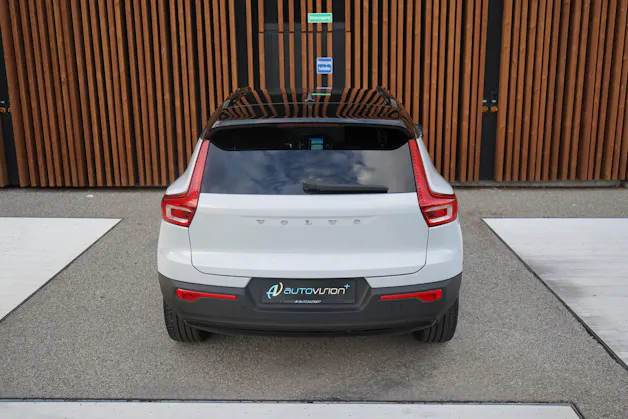 VOLVO XC40 B5 BENZIN MILD HYBRID AWD R-DESIGN ULTIMATE GEARTRONIC l 250 PS