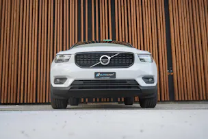 VOLVO XC40 B5 BENZIN MILD HYBRID AWD R-DESIGN ULTIMATE GEARTRONIC l 250 PS