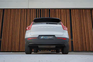 VOLVO XC40 B5 BENZIN MILD HYBRID AWD R-DESIGN ULTIMATE GEARTRONIC l 250 PS
