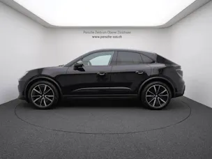 PORSCHE Macan 4