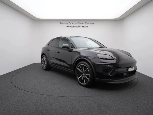 PORSCHE Macan 4