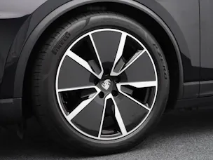 PORSCHE Macan 4