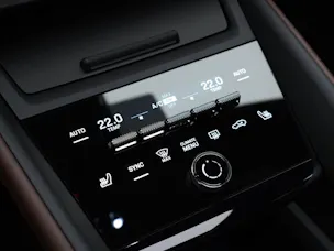 PORSCHE Macan 4