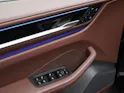 PORSCHE Macan 4