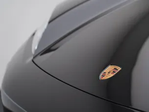 PORSCHE Macan 4