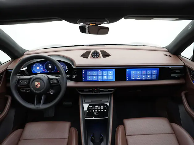 PORSCHE Macan 4