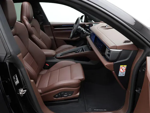 PORSCHE Macan 4