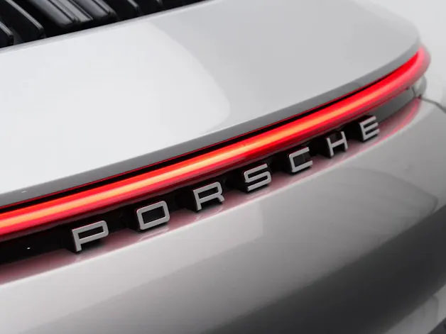 PORSCHE 911 Carrera