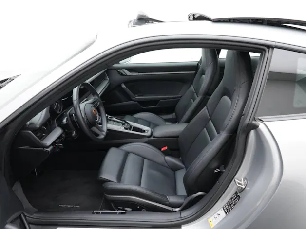 PORSCHE 911 Carrera