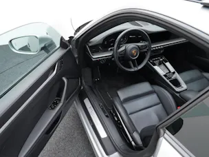 PORSCHE 911 Carrera