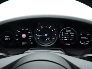 PORSCHE 911 Carrera