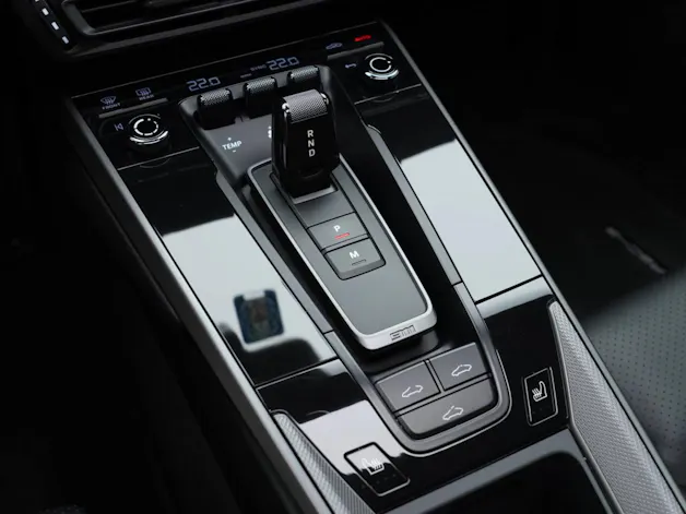 PORSCHE 911 Carrera