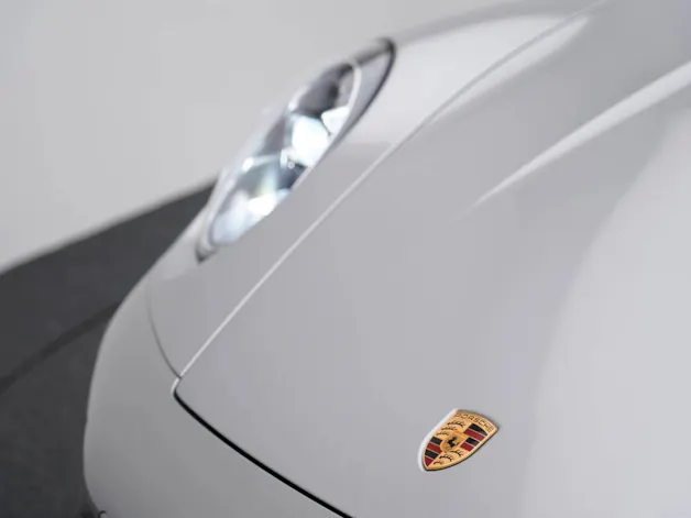 PORSCHE 911 Carrera