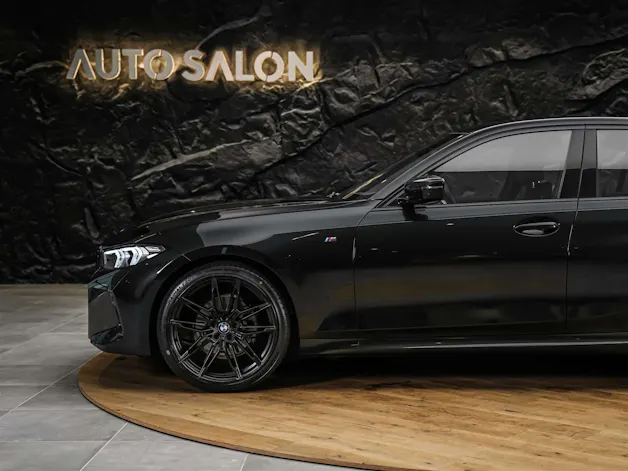 BMW 320i xDrive Steptronic M Sport Pro *ALL BLACK*Facelift*Werksgarantie*20" Felgen*Harman/Kardon*