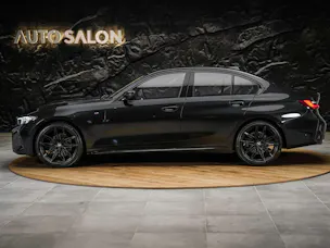 BMW 320i xDrive Steptronic M Sport Pro *ALL BLACK*Facelift*Werksgarantie*20" Felgen*Harman/Kardon*
