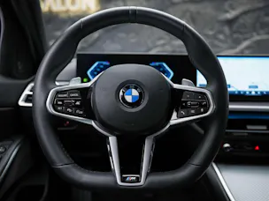 BMW 320i xDrive Steptronic M Sport Pro *ALL BLACK*Facelift*Werksgarantie*20" Felgen*Harman/Kardon*