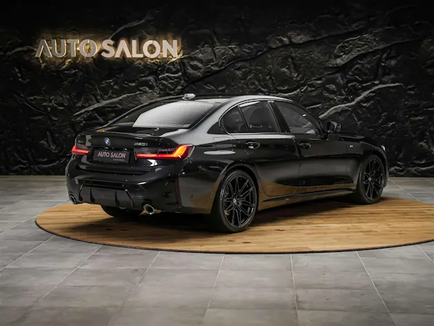BMW 320i xDrive Steptronic M Sport Pro *ALL BLACK*Facelift*Werksgarantie*20" Felgen*Harman/Kardon*