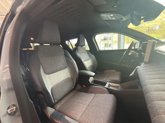 RENAULT R4 E-Tech Comfort Range 52 kWh Techno