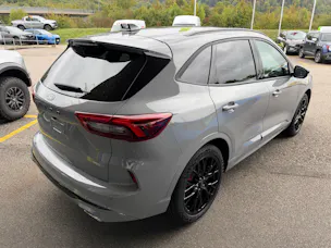 FORD Kuga 2.5 FHEV ST-Line X 4WD Shadow Edition