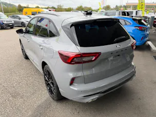 FORD Kuga 2.5 FHEV ST-Line X 4WD Shadow Edition