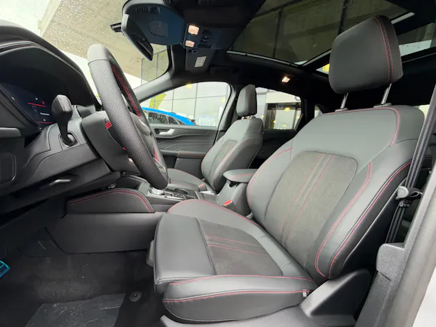 FORD Kuga 2.5 FHEV ST-Line X 4WD Coole grey matter Edition - VOLLE Hütte