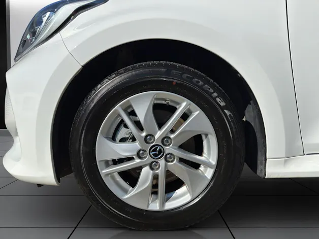 MAZDA 2 Hybrid Centre-Line