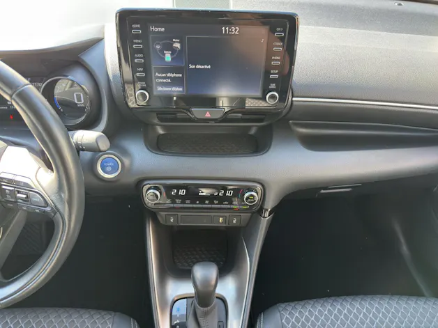 MAZDA 2 Hybrid Centre-Line