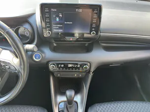 MAZDA 2 Hybrid Centre-Line