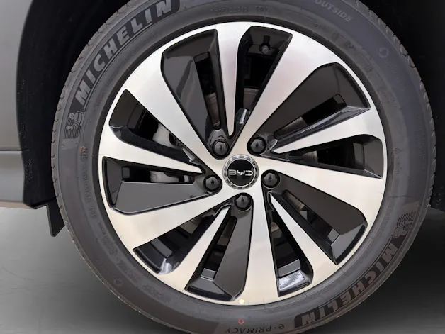 BYD Seal U DM-i Design AWD