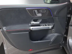 MERCEDES-BENZ GLB 250 4Matic AMG Line 8G-Tronic