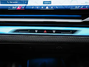 BMW 520i 48V M Sport Steptronic *ICONIC GLOW*Werksgarantie*21" Felgen*Sitzlüftung*