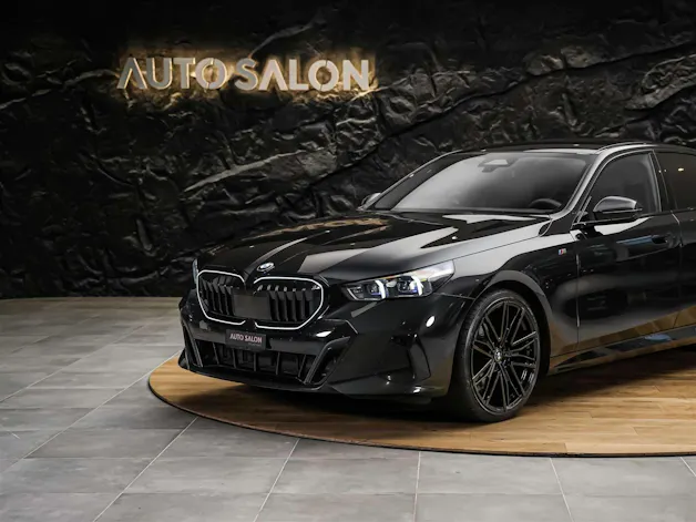 BMW 520i 48V M Sport Steptronic *ICONIC GLOW*Werksgarantie*21" Felgen*Sitzlüftung*