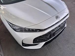 MG HS 1.5 Hybrid Luxury