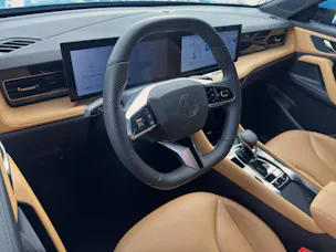 MG HS 1.5 Hybrid Luxury