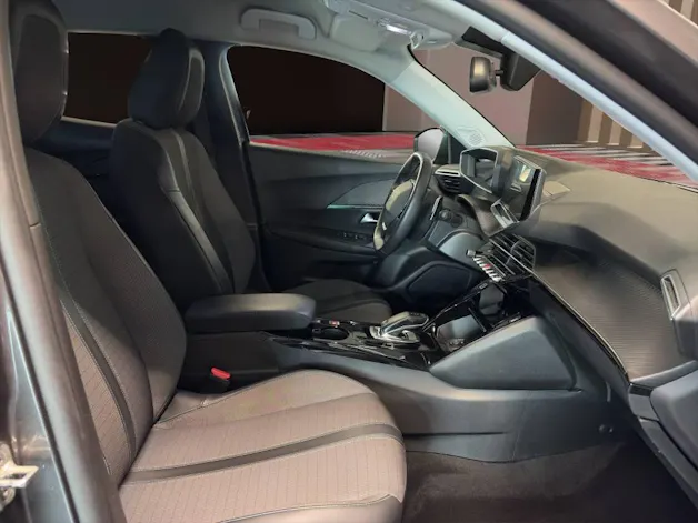 PEUGEOT 2008 1.2 PureTech Allure Pack EAT8